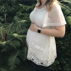 White lace maternity shirt
